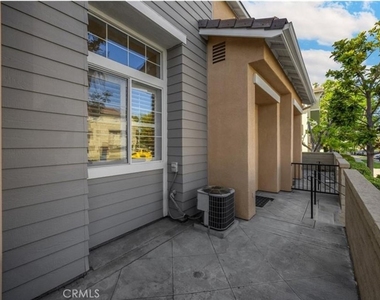123 S Orange Ave - Photo Thumbnail 3