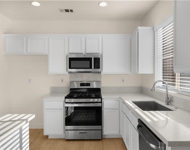 123 S Orange Ave - Photo Thumbnail 12