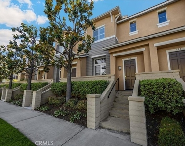 123 S Orange Ave - Photo Thumbnail 1
