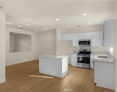 123 S Orange Ave - Photo Thumbnail 20