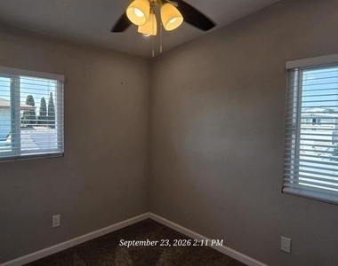 74 Connoley Circle - Photo Thumbnail 12
