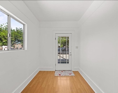 3815 Birch - Photo Thumbnail 2