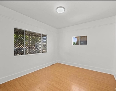 3815 Birch - Photo Thumbnail 14