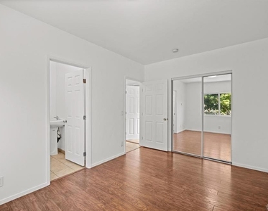 3815 Birch - Photo Thumbnail 11
