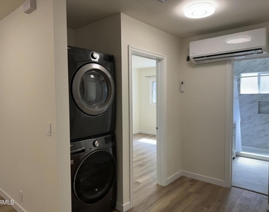 5663 Fountain Avenue - Photo Thumbnail 6