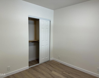 5663 Fountain Avenue - Photo Thumbnail 7