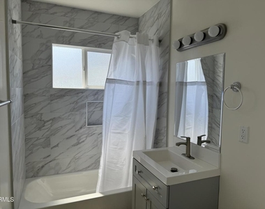 5663 Fountain Avenue - Photo Thumbnail 10