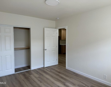 5663 Fountain Avenue - Photo Thumbnail 8