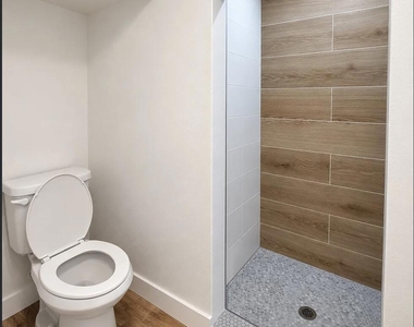 11016 Kendall Road - Photo Thumbnail 10