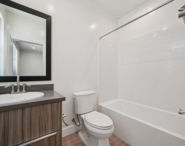 1406 S Alta Vista Avenue - Photo Thumbnail 20
