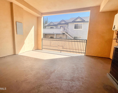 1406 S Alta Vista Avenue - Photo Thumbnail 8