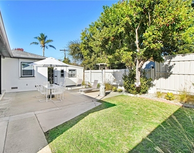 7425 W 88th Pl - Photo Thumbnail 1