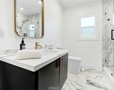 7425 W 88th Pl - Photo Thumbnail 9