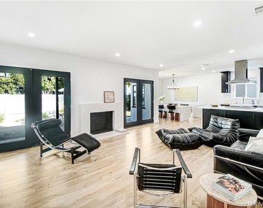 7425 W 88th Pl - Photo Thumbnail 3