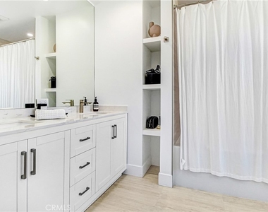 7425 W 88th Pl - Photo Thumbnail 10