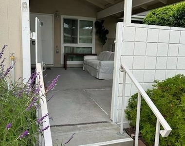 542 Via Estrada - Photo Thumbnail 10