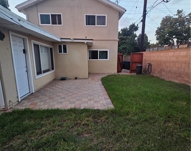1710 E Fruit Street - Photo Thumbnail 2