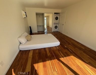 1710 E Fruit Street - Photo Thumbnail 8