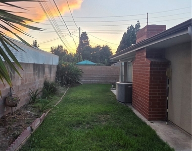 1710 E Fruit Street - Photo Thumbnail 10