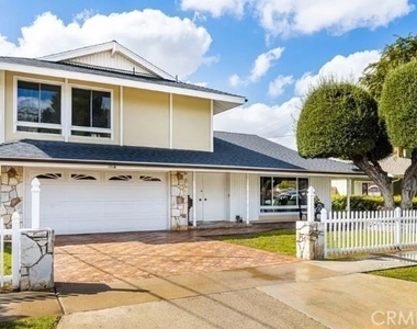 1710 E Fruit Street - Photo Thumbnail 11