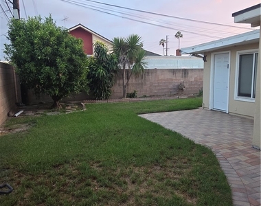 1710 E Fruit Street - Photo Thumbnail 9