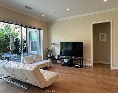 116 Rotunda - Photo Thumbnail 8