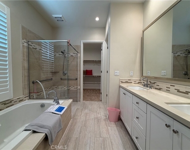 116 Rotunda - Photo Thumbnail 11