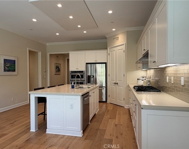 116 Rotunda - Photo Thumbnail 6