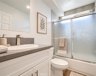 1421 S New Hampshire Avenue - Photo Thumbnail 12