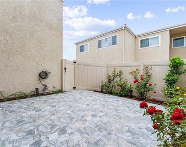 44 Elksford Avenue - Photo Thumbnail 3