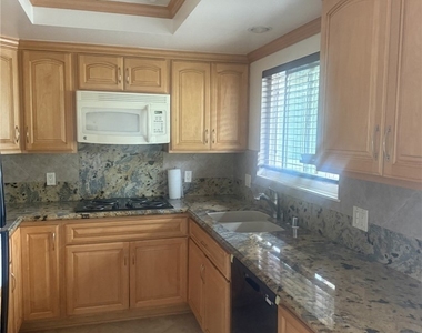 938 Avenida Majorca - Photo Thumbnail 5