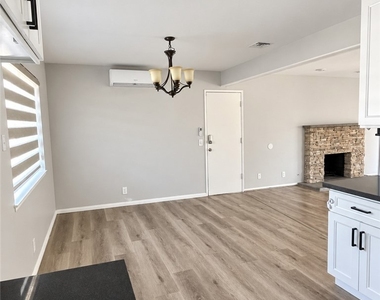 448 E Walnut Avenue - Photo Thumbnail 2