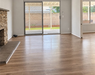 448 E Walnut Avenue - Photo Thumbnail 3