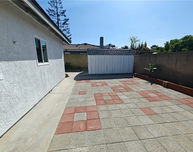 448 E Walnut Avenue - Photo Thumbnail 15