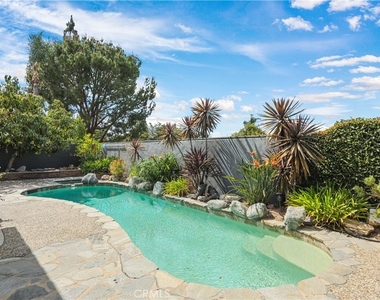 23285 Buckland - Photo Thumbnail 1