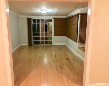 109 Hickory Lane - Photo Thumbnail 2