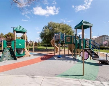 1837 Worthington Circle - Photo Thumbnail 17