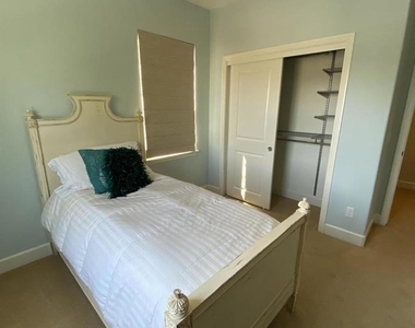 1837 Worthington Circle - Photo Thumbnail 11