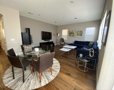 1837 Worthington Circle - Photo Thumbnail 3