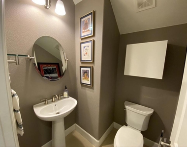 1837 Worthington Circle - Photo Thumbnail 5