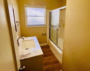 244 Brooklyn Avenue - Photo Thumbnail 6