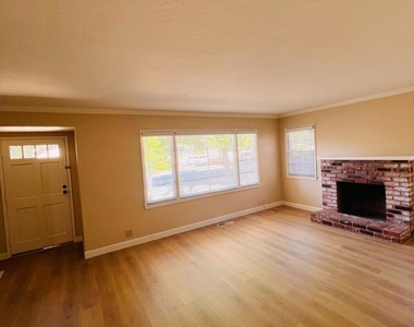 244 Brooklyn Avenue - Photo Thumbnail 1