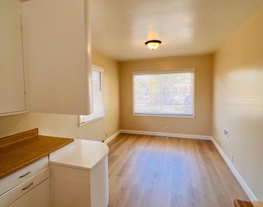 244 Brooklyn Avenue - Photo Thumbnail 2