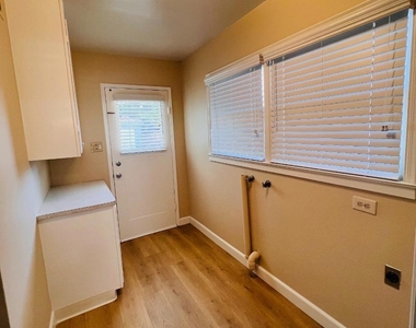244 Brooklyn Avenue - Photo Thumbnail 7