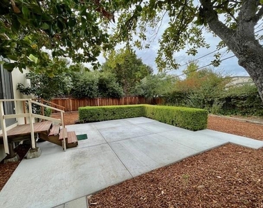 4035 Verdosa Drive - Photo Thumbnail 23