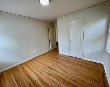 4035 Verdosa Drive - Photo Thumbnail 21