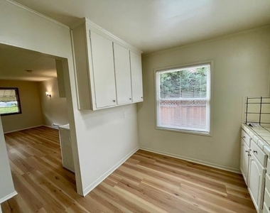 4035 Verdosa Drive - Photo Thumbnail 8