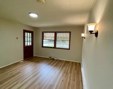 4035 Verdosa Drive - Photo Thumbnail 9