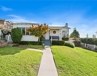 483 Aster Street - Photo Thumbnail 4