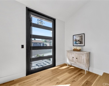 2241 Avenida Salvador - Photo Thumbnail 3